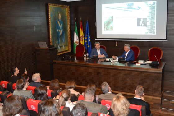 Máximo Huertas presenta su libro ‘París despertaba tarde’