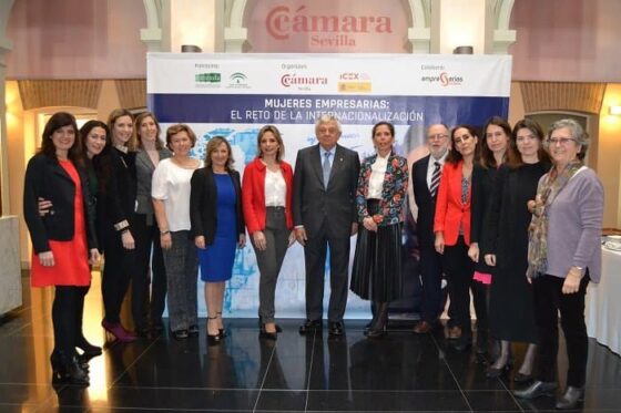 La Cámara de Comercio de Sevilla el ICEX, la Asociación de Mujeres Empresarias Hispalenses y Extenda han celebrado una jornada con mujeres empresarias sobre la internacionalización