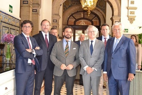 El presidente de la CNMV anima a las empresas a cotizar