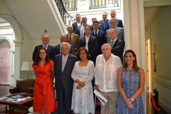 Empresarios sevillanos se reúnen con la Embajada de Bolivia