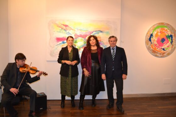 Los ‘Trazos’ de la artista sevillana Lourdes Suárez