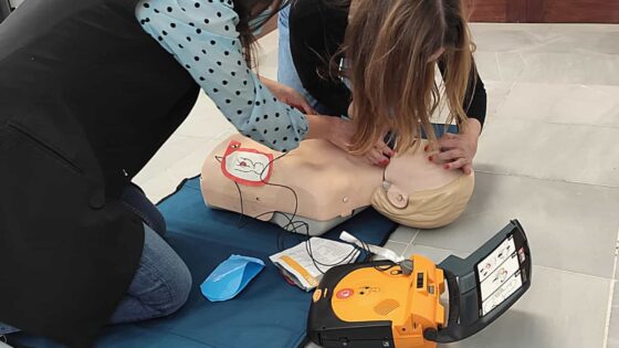 La Cámara de Sevilla implanta Desfibriladores en sus sedes