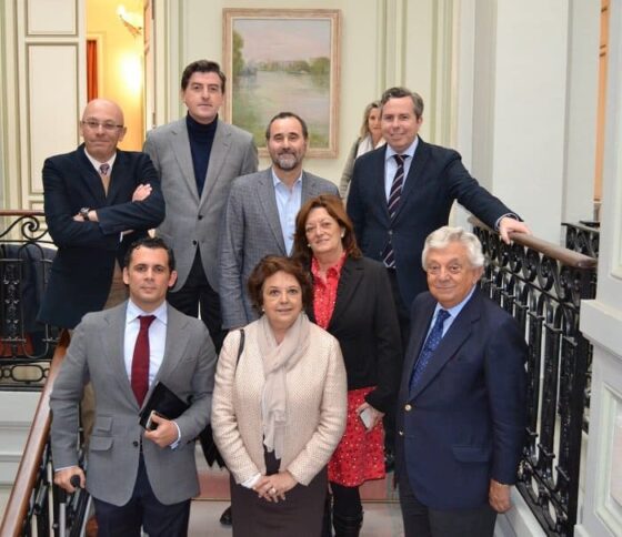 EL AYUNTAMIENTO DE SEVILLA Y LA CA?MARA DE COMERCIO A�CATALOGARAN LOS COMERCIOS EMBLEMA?TICOS DE SEVILLA