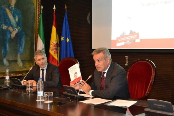 El Magistrado Juez, Fernando Grande-Marlaska presentó su libro «Ni pena ni miedo»