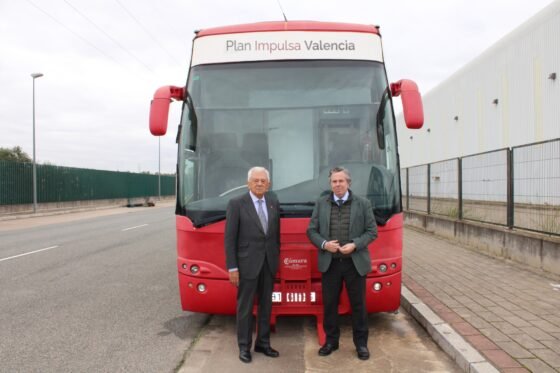 La Cámara cede a Valencia su unidad móvil para trámites de pymes y autónomos afectados por la DANA
