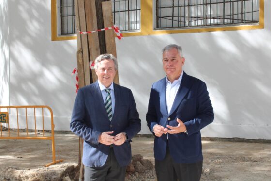 El Ayuntamiento y la Cámara visitan las obras del Mercado de la Puerta de la Carne, que avanzan a buen ritmo