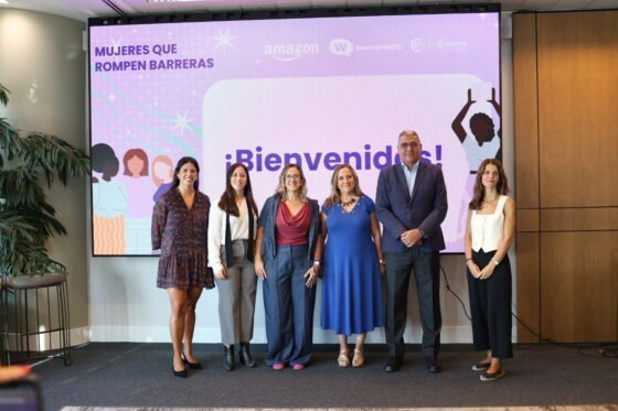 Amazon y Womenalia forman en digitalización a un centenar de emprendedoras en Sevilla