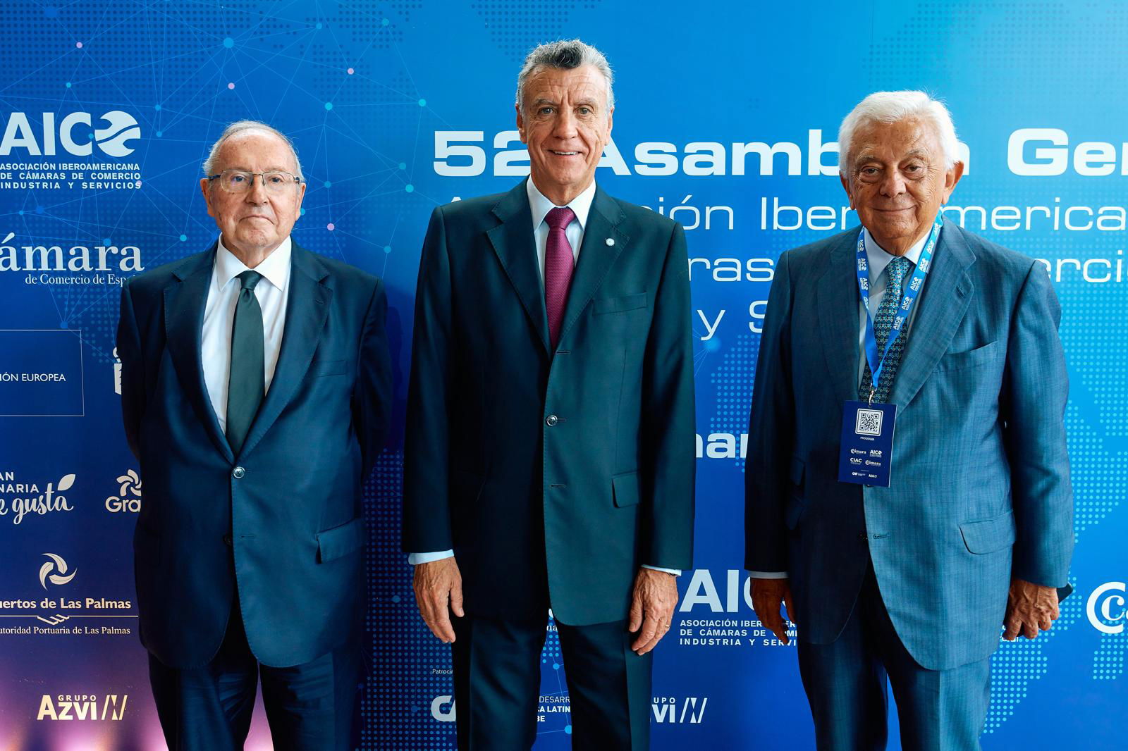 En la imagen, José Luis Bonet, presidente de la Cámara de Comercio de España; Natalio Mario Grinman, presidente de AICO; y Francisco Herrero, presidente de la Cámara de Sevilla.