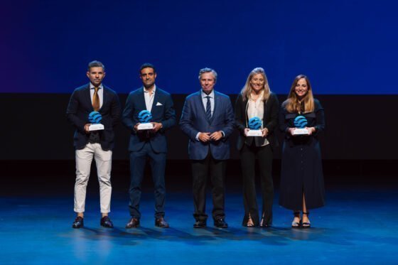 Cuatro empresas reciben el premio de la Escuela de Negocios de la Cámara por su apuesta por formación