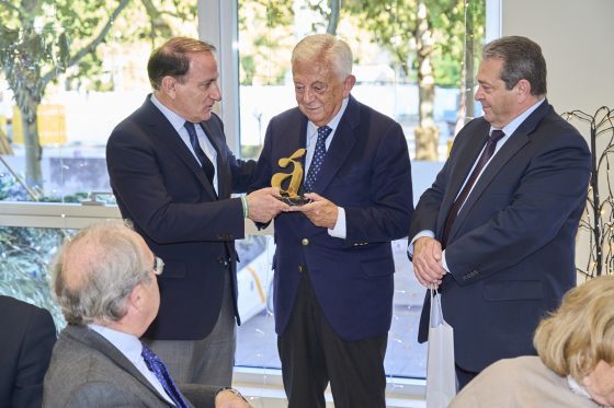 Garántia reconoce a Francisco Herrero por su “comprometida dedicación como Consejero de la Entidad”