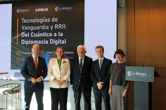Expertos promueven en Sevilla un debate sobre el impacto de la innovación tecnológica en las relaciones institucionales y la aceleración del sector aeroespacial