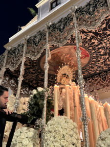 Flores a La Candelaria en homenaje a Ramón Ybarra