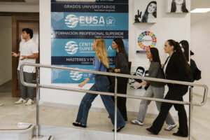Grados universitarios en Sevilla: impulsa tu futuro en comunicación, publicidad y audiovisual en EUSA Grados universitarios en Sevilla: impulsa tu futuro en comunicación, publicidad y audiovisual en EUSA